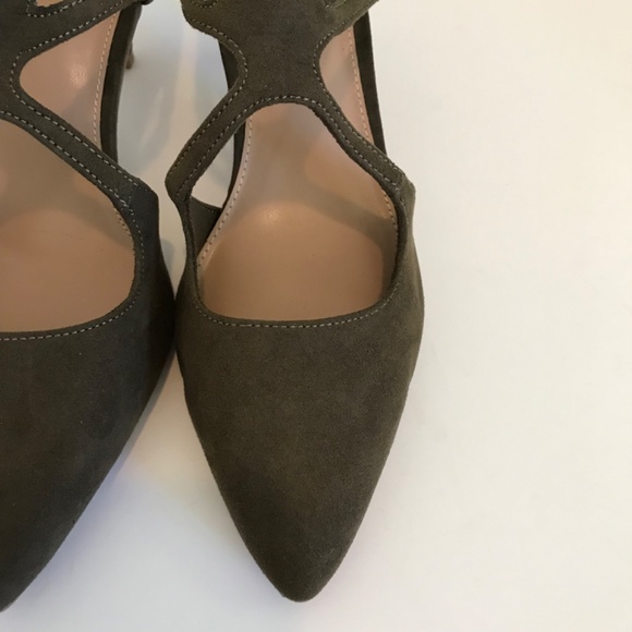 FIONI Clothing Green Kitten Heels with Crisscross Straps - Picture 3 of 16